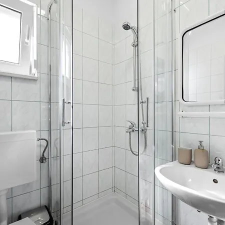 1 Bedroom Awesome In