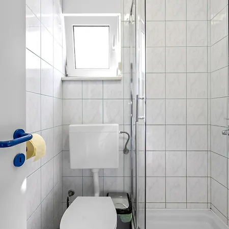 1 Bedroom Awesome In *