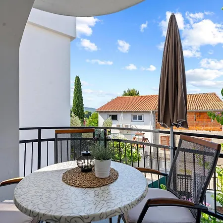 1 Bedroom Awesome In