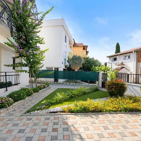 1 Bedroom Awesome In Lejlighed *