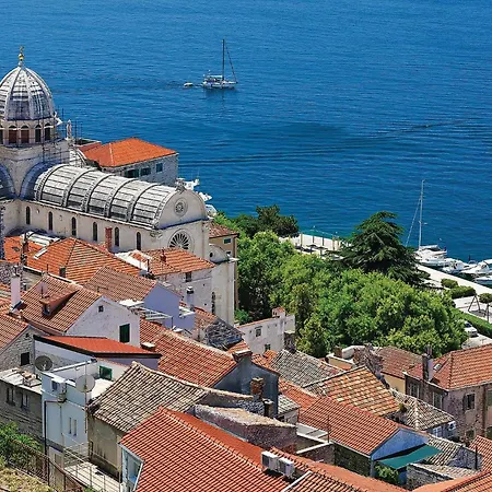 1 Bedroom Awesome In Apartament *