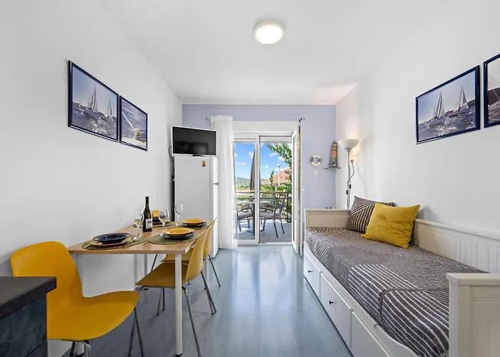 1 Bedroom Awesome In Apartamento