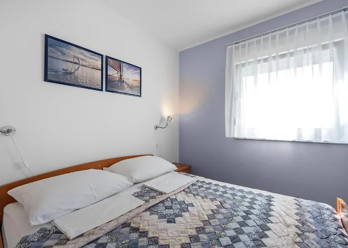 Apartamento 1 Bedroom Awesome In *