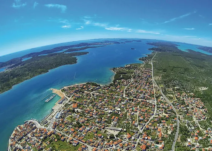 1 Bedroom Awesome In *